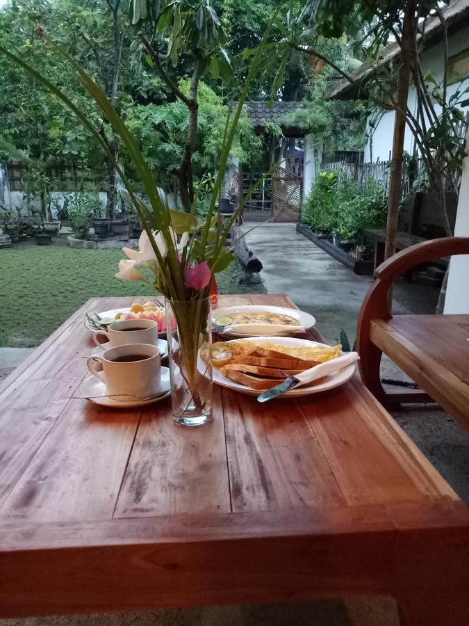 Dili Gili Bed & Breakfast Gili Trawangan Luaran gambar