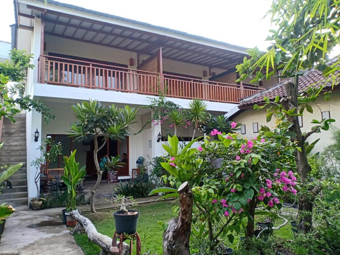 Dili Gili Bed & Breakfast Gili Trawangan Luaran gambar